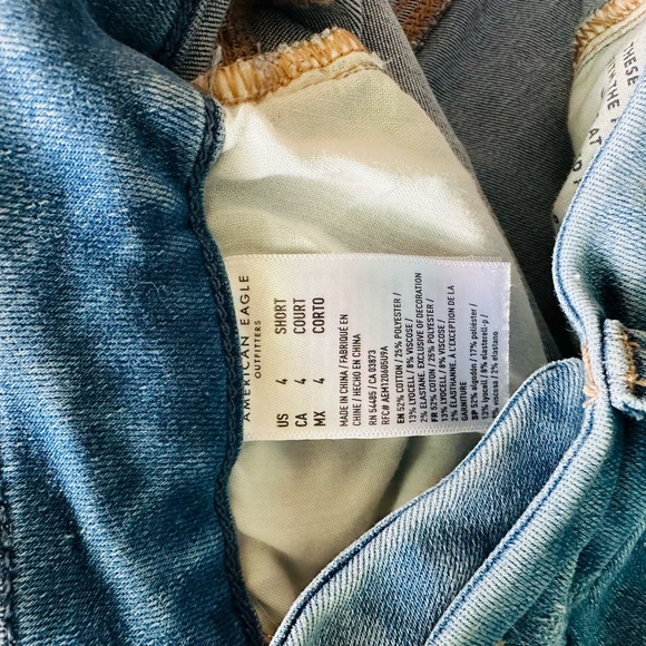 American Eagle 4 Short Jeans - Picture 4 of 4